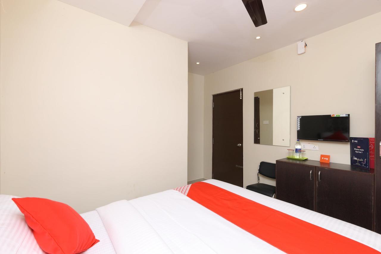 Oyo 14735 Nakshatra Grand Tirupati Exterior photo