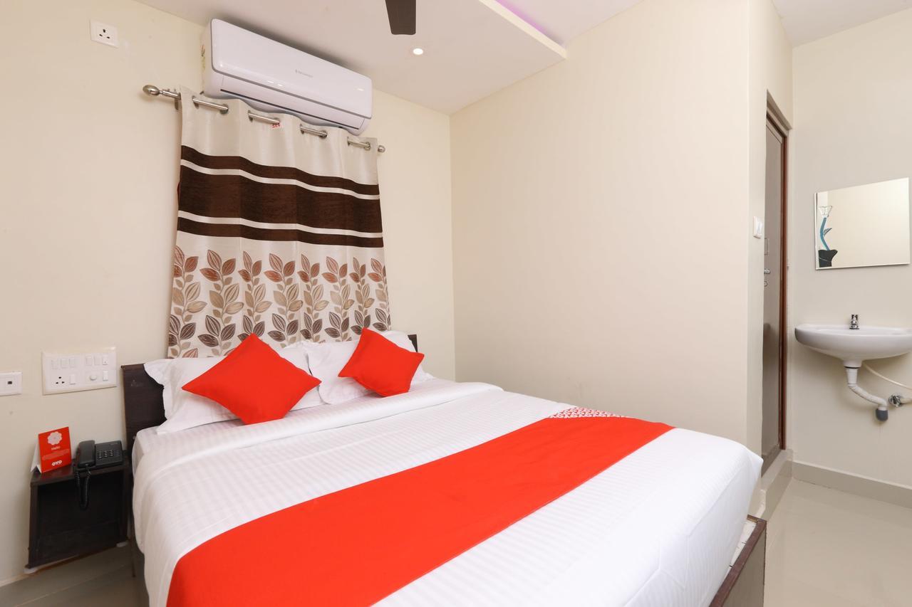Oyo 14735 Nakshatra Grand Tirupati Exterior photo